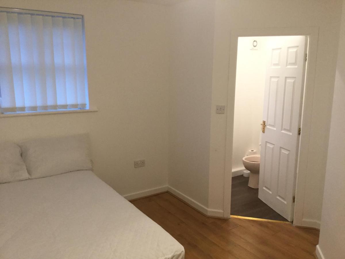 Quiet Residential Area Within Easy Reach Of Town Daire Manchester Dış mekan fotoğraf